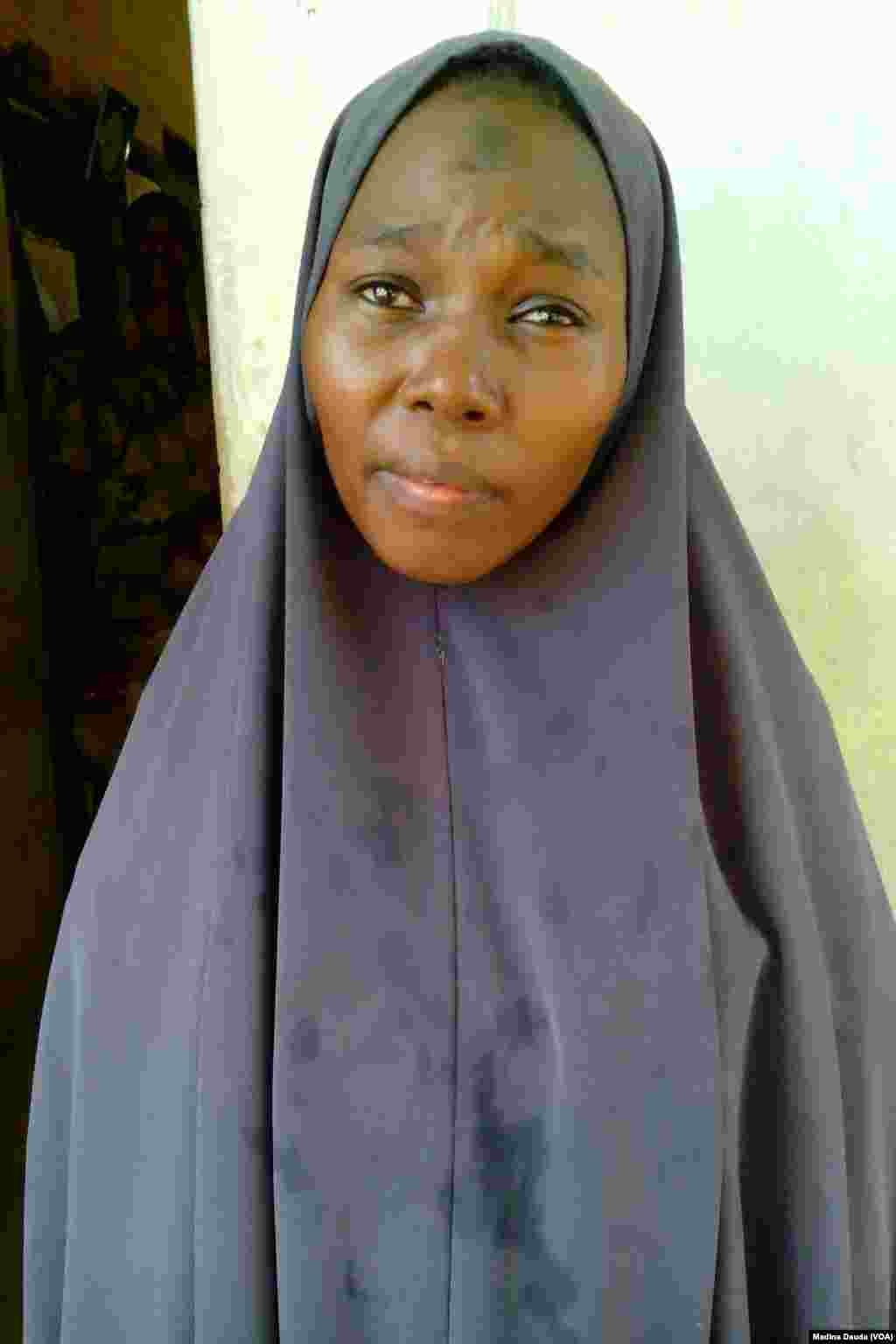 Zainab Idris, daya daga cikin mata uku da sojojin Najeriya suka ce sun kama a Madagali bisa zargin cewa 'yan kungiyar Boko Haram ne.