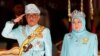 Raja baru Malaysia Sultan Abdullah Sultan Ahmad Shah dan Ratu Tunku Azizah Aminah Maimunah menghadiri upacara penyambutan di Gedung Parlemen di Kuala Lumpur, Malaysia 31 Januari 2019. (Foto: Reuters)