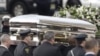 Jenazah Whitney Houston Dikuburkan di Samping Makam Ayahnya