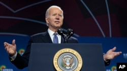 Shugaban Amurka Joe Biden, lokacin da yake jawabi a taron kolin shugabannin Amurka da Afirka