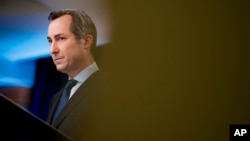 Речник Держдепу США Метью Міллер, під час щоденних брифінгів із журналістами.