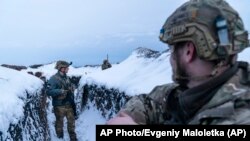 Фото: український військовий поблизу Водяного, 5 березня 2021 року