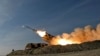 Foto yang dirilis oleh tentara Iran pada 19 Januari 2024, menunjukkan sebuah rudal diluncurkan dari wilayah selatan Iran dalam latihan militer yang dilakukan oleh pasukan Iran. (Foto: Iranian Army via AP)