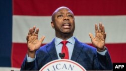 Senator AS dan calon Presiden Partai Republik tahun 2024 Tim Scott berbicara di Makan Malam Lincoln 2023 Partai Republik Iowa di Iowa Events Center di Des Moines, Iowa, pada 28 Juli 2023. (Foto: AFP)