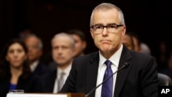 ARSIP - Pjs Direktur FBI, Andrew McCabe, tampak menyimak di Capitol Hill di Washington, Kamis, 11 Mei 2017 seraya bersaksi dalam sidang dengar di depan Komite Intelijen Senat terkait ancaman serius yang dihadapi AS (foto: AP Photo/Jacquelyn Martin).