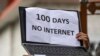 Para jurnalis Kashmir memprotes pemblokiran internet oleh pemerintah India di Srinagar, 12 Oktober 2019. (Foto: AFP)