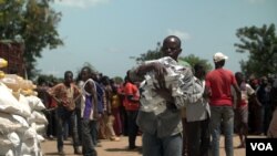 Wurin da ake rabawa 'yan gudun hijira abinci a Afirka ta Tsakiya