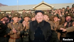 Pemimpin Korea Utara Kim Jong-un di Pyongyang, 9 November 2016 (Foto: dok).