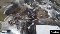Snimak dronom mesta železničke nesreće u Istočnoj Palestini u Ohaju.