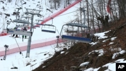 2014年2月11日在俄罗斯索契高山滑雪场地出现部融雪现象