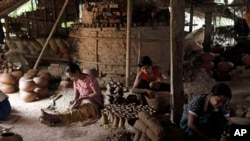 ကျေးလက်နေပြည်သူများဘဝပုံရိပ်။ 