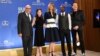 Film 'La La Land', 'Moonlight' Pimpin Nominasi Golden Globe