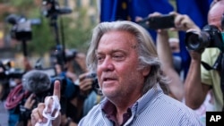 Mantan penasihat presiden Donald Trump, Steve Bannon, berbicara kepada awak media dalam sebuah kesempatan di Kota New York, AS, pada 20 Agustus 2020. (Foto: Ap/Eduardo Munoz Alvarez)