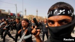 Najafda jangga otlanayotgan shia yoshlar 