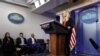 Mantan juru bicara Gedung Putih, Kayleigh McEnany, berbicara kepada awak media sehari setelah pendukung Trump melakukan serangan terhadap Gedung Capitol, pada 7 Januari 2021. (Foto: Reuters/Joshua Roberts)
