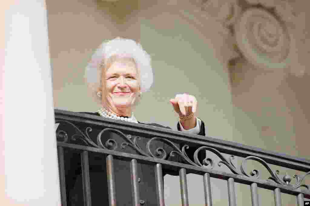 Barbara Bush Oq uyda. 1989-yil.