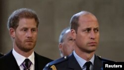 Britanski prinčevi Vilijam i Hari na sahrani kraljice Elizabete u Londonu, 14. septembra 2022. 