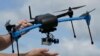 Sebuah prototipe drone dilengkapi dengan kamera.