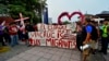 Migrantes inician caravana denominada "Vía Crucis" desde Tapachula, en el sur de México, hacia el norte el 23 de abril de 2023.
