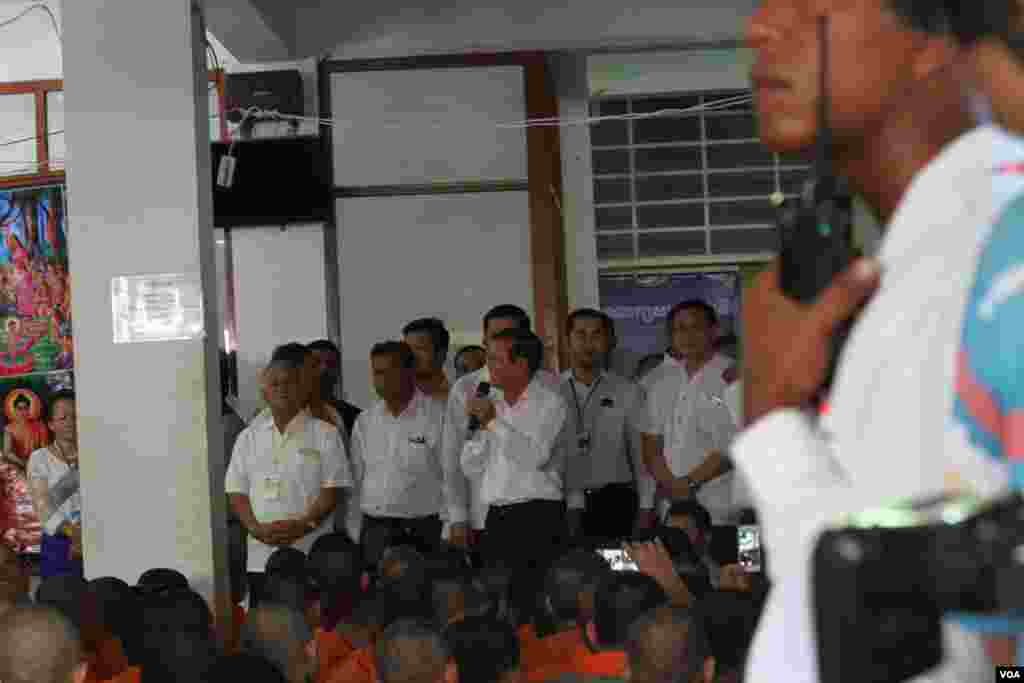 Kem Sokha, vice acting president of the opposition Cambodia National Rescue Party speaks to over 123 monks and some 400 supporters at the party&#39;s headquarter on Tuesday, June 7, 2016 while his party have been seeking the king&#39;s intervention on a lawmakers&#39; immunity issues.&nbsp;