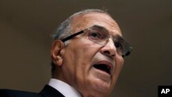 Mantan PM Mesir Ahmed Shafiq kepada media di Kairo, Mesir.